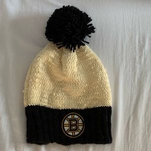 bruins pompom hat